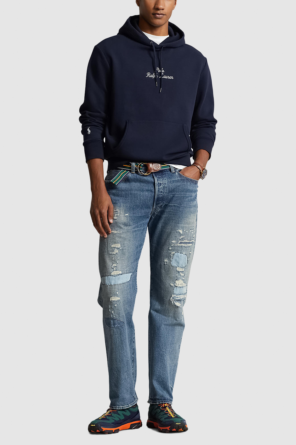 תמונת כל הלוק של סווטשירט קפוצ'ון